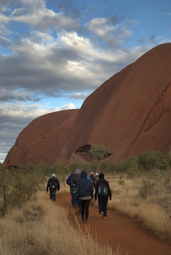 uluru morning hike