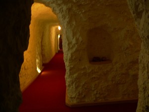 white cliffs underground motel