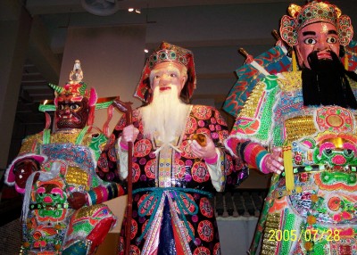 Costumes, Hong Kong Museum of History (Scarborough photo)