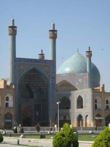 Imam Mosque (courtesy Chung Hun, Travelblog.org)