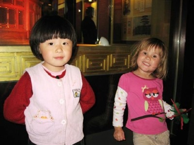 Making friends in China (courtesy Laura Bond Williams)