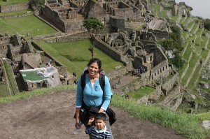 shashi-b-wife-and-son-at-macchu-picchu