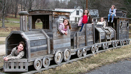 west-virginia-play-train-courtesy-aydingrace-at-flickr-cc